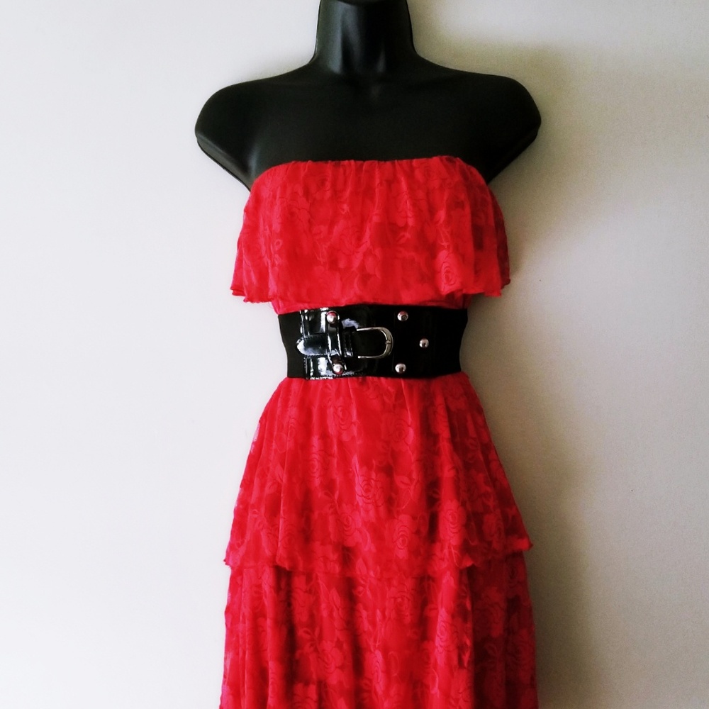 Red Lace Layered Womens Dress Size M.